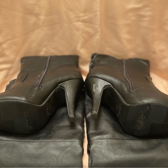 Forever thigh high boots - Picture 4 of 4